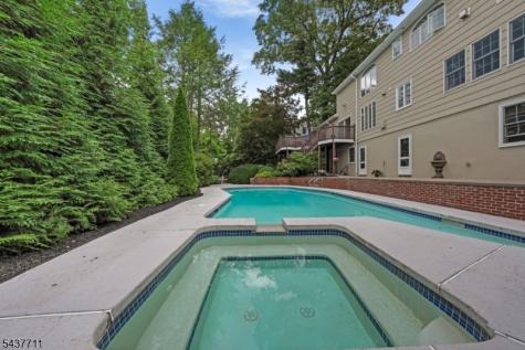 18 Kings Hill Court Summit NJ 07901