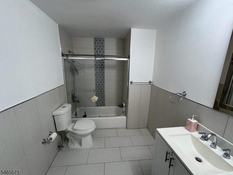22 Spring Valley Road Hardwick NJ 07825