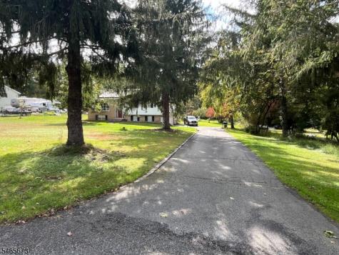 22 Spring Valley Road Hardwick NJ 07825