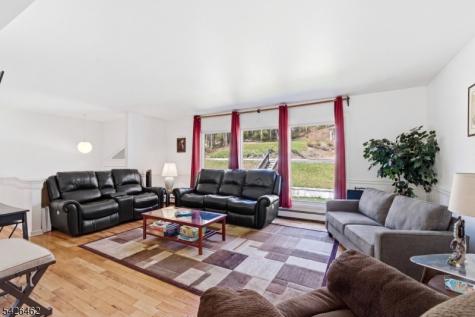 15 Valley Trail Jefferson NJ 07438
