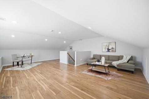 77 Chestnut Street Lodi NJ 07644