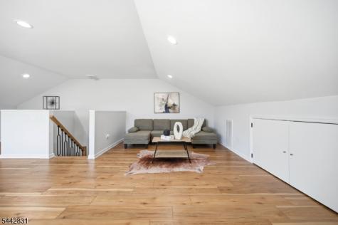 77 Chestnut Street Lodi NJ 07644