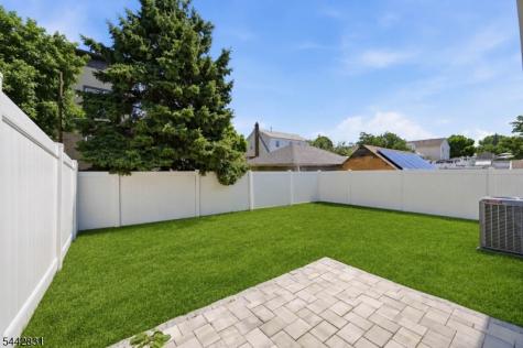 77 Chestnut Street Lodi NJ 07644