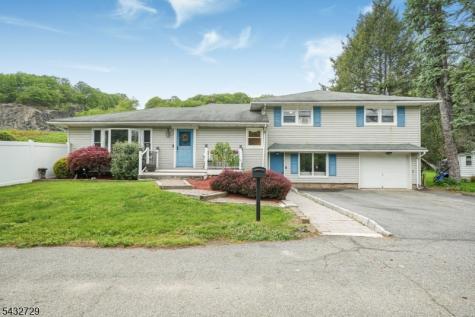 22 Federal Hill Road Pompton Lakes NJ 07442