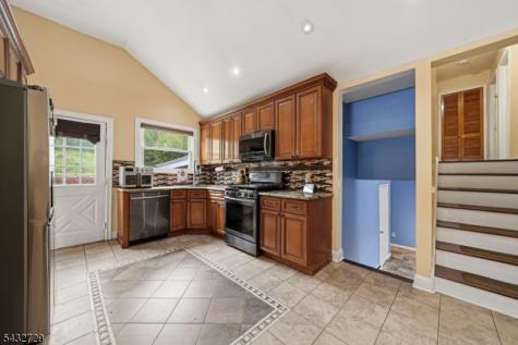 22 Federal Hill Road Pompton Lakes NJ 07442