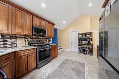 22 Federal Hill Road Pompton Lakes NJ 07442