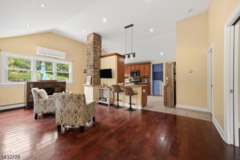 22 Federal Hill Road Pompton Lakes NJ 07442