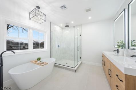 302 West Lane Clark NJ 07066