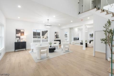 302 West Lane Clark NJ 07066