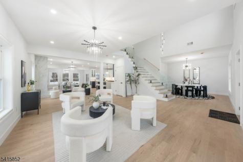 302 West Lane Clark NJ 07066