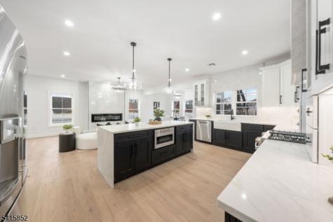 302 West Lane Clark NJ 07066