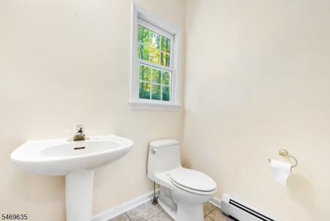 32 Perona Road Andover NJ 07821