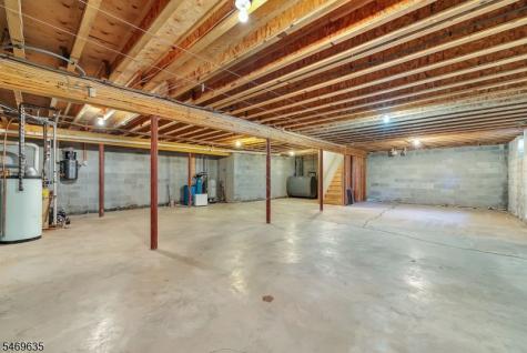 32 Perona Road Andover NJ 07821