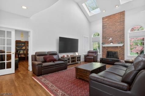 18 Downingtown Court Warren NJ 07059