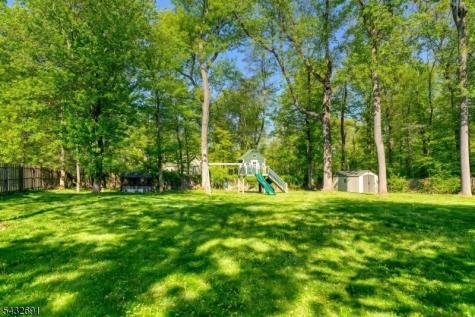 18 Downingtown Court Warren NJ 07059