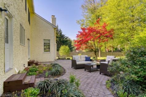 18 Downingtown Court Warren NJ 07059