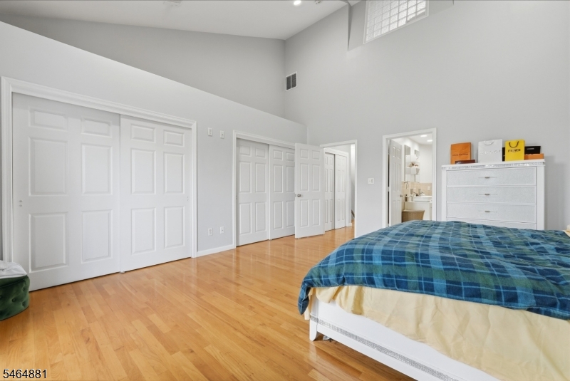 7 Harbor Front Ct. Unit C7 Elizabeth NJ 07206