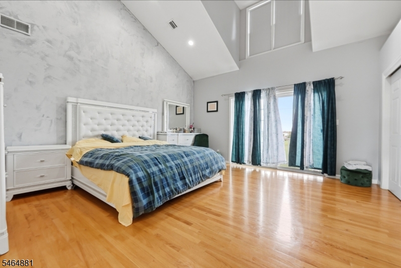 7 Harbor Front Ct. Unit C7 Elizabeth NJ 07206