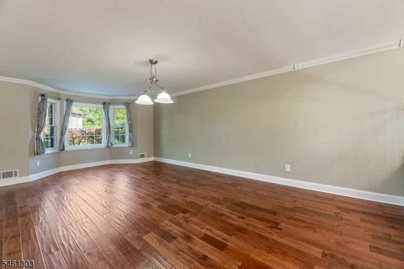 19 Bradford Road Edison NJ 08820