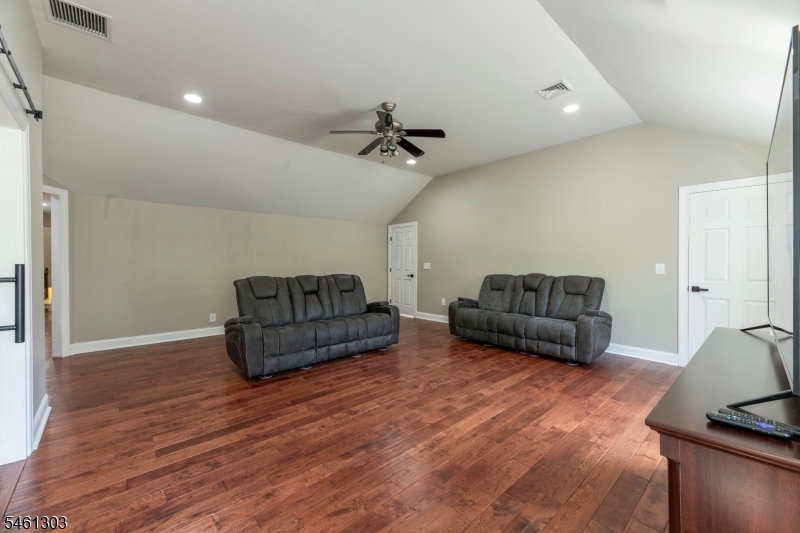 19 Bradford Road Edison NJ 08820