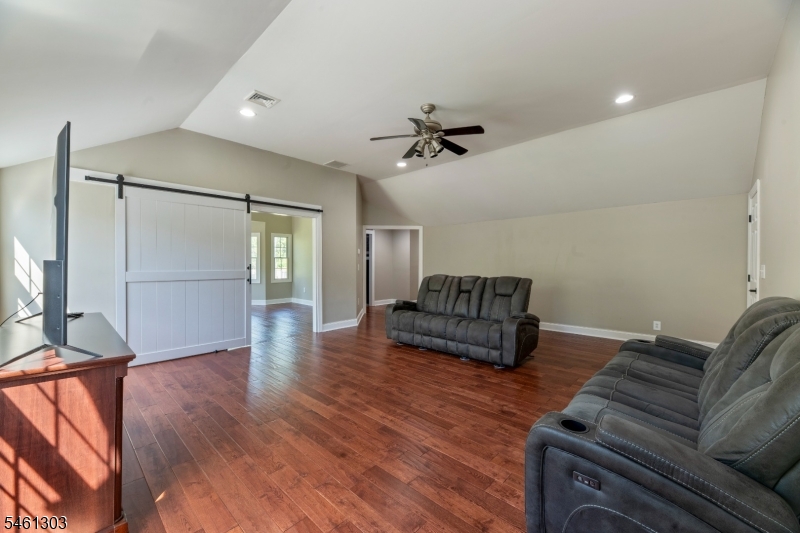 19 Bradford Road Edison NJ 08820