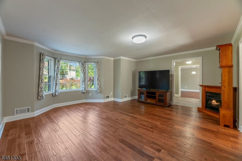 19 Bradford Road Edison NJ 08820