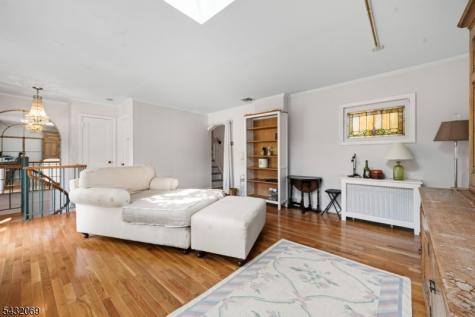716 Colonial Road Franklin Lakes NJ 07417