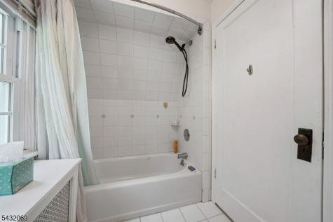 716 Colonial Road Franklin Lakes NJ 07417