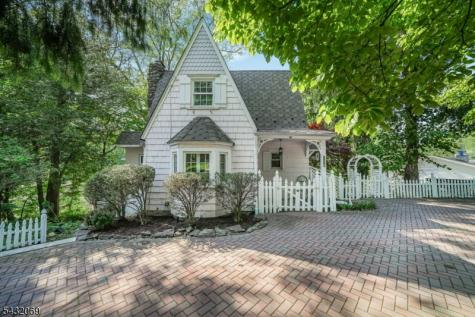 716 Colonial Road Franklin Lakes NJ 07417