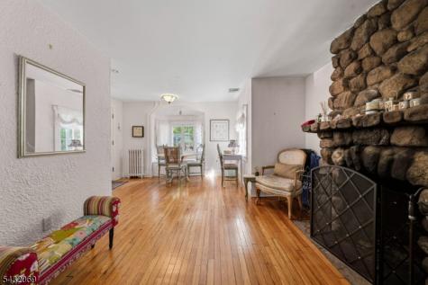 716 Colonial Road Franklin Lakes NJ 07417
