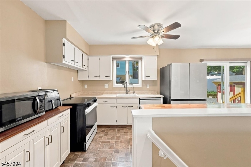 2 Crescent Road Hopatcong NJ 07843