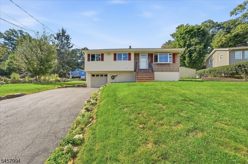 2 Crescent Road Hopatcong NJ 07843