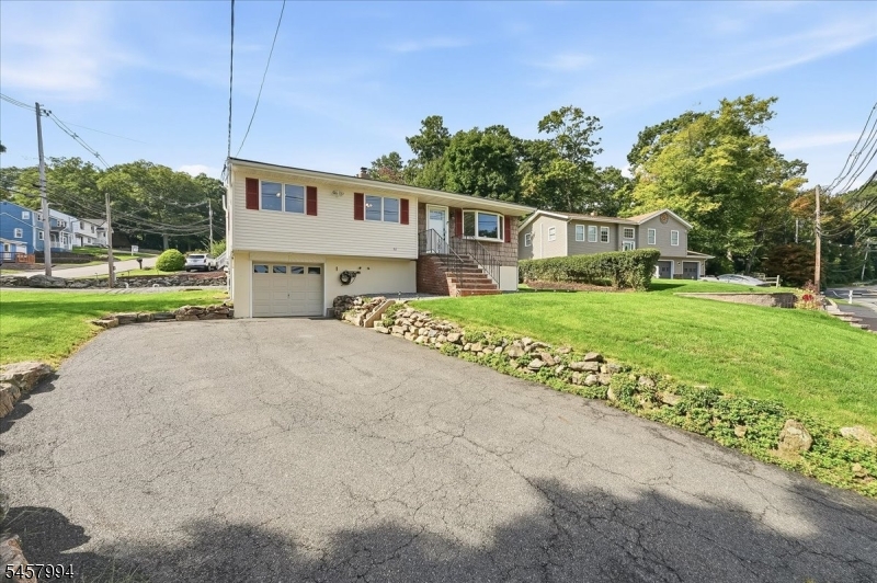 2 Crescent Road Hopatcong NJ 07843