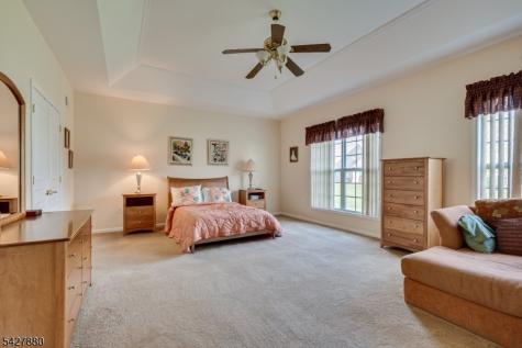 281 Longwood Lane Franklin NJ 08873