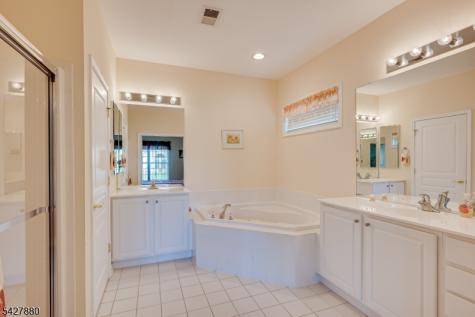 281 Longwood Lane Franklin NJ 08873