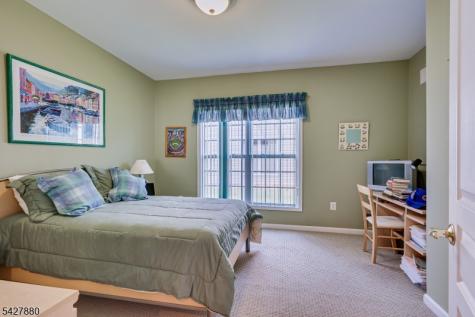 281 Longwood Lane Franklin NJ 08873