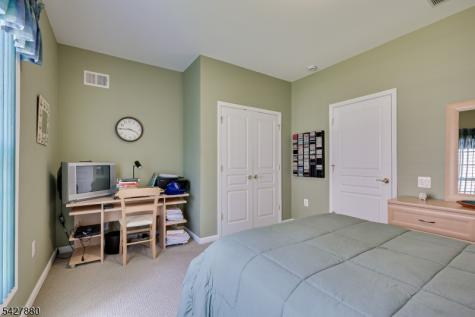 281 Longwood Lane Franklin NJ 08873