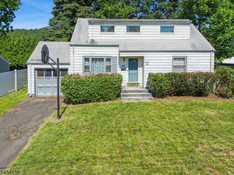 442 Oakridge Avenue North Plainfield NJ 07063