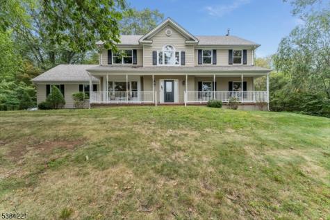 18 Bridle Path Drive Bethlehem NJ 08802