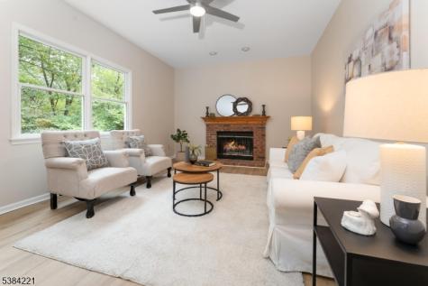 18 Bridle Path Drive Bethlehem NJ 08802