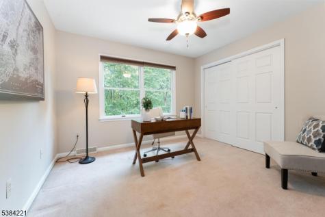 18 Bridle Path Drive Bethlehem NJ 08802