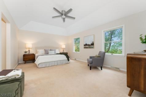 18 Bridle Path Drive Bethlehem NJ 08802
