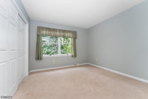 18 Bridle Path Drive Bethlehem NJ 08802