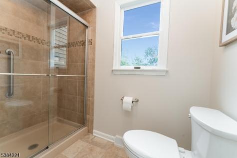 18 Bridle Path Drive Bethlehem NJ 08802