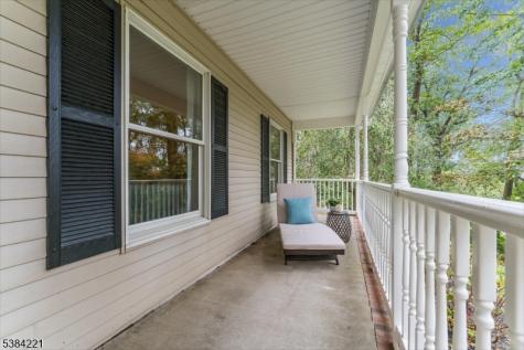 18 Bridle Path Drive Bethlehem NJ 08802