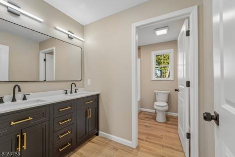 6 Chamberlain Lane Mount Olive NJ 07828