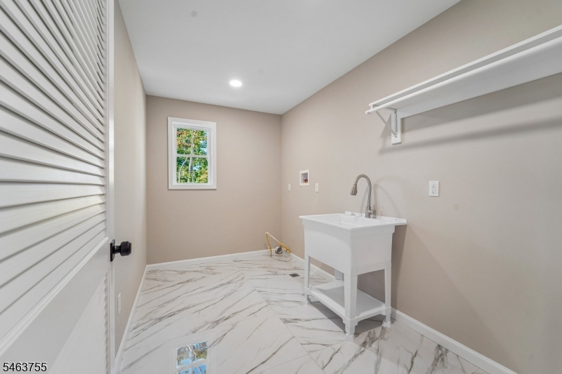 6 Chamberlain Lane Mount Olive NJ 07828