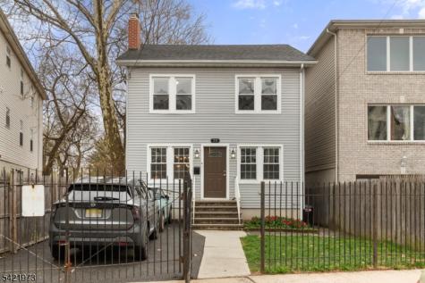 38 Hinsdale Place Newark NJ 07104