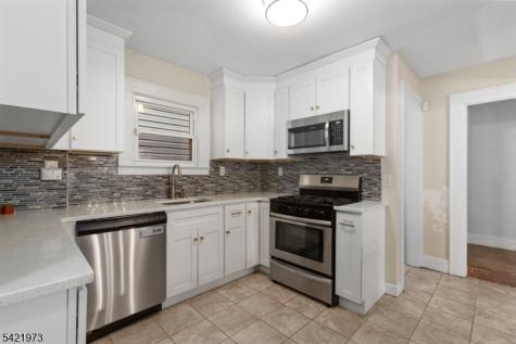 38 Hinsdale Place Newark NJ 07104