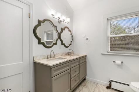 38 Hinsdale Place Newark NJ 07104